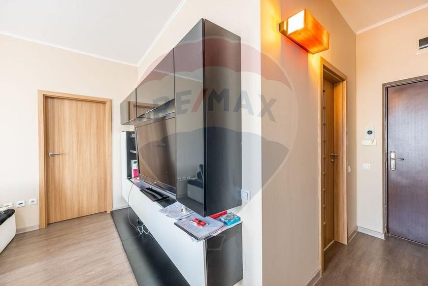 Apartament cu 2 camere semidecomandat, mobilat în UTA