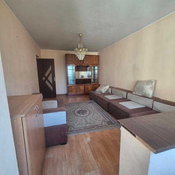 Apartament cu 3 camere decomandat în Tineretului