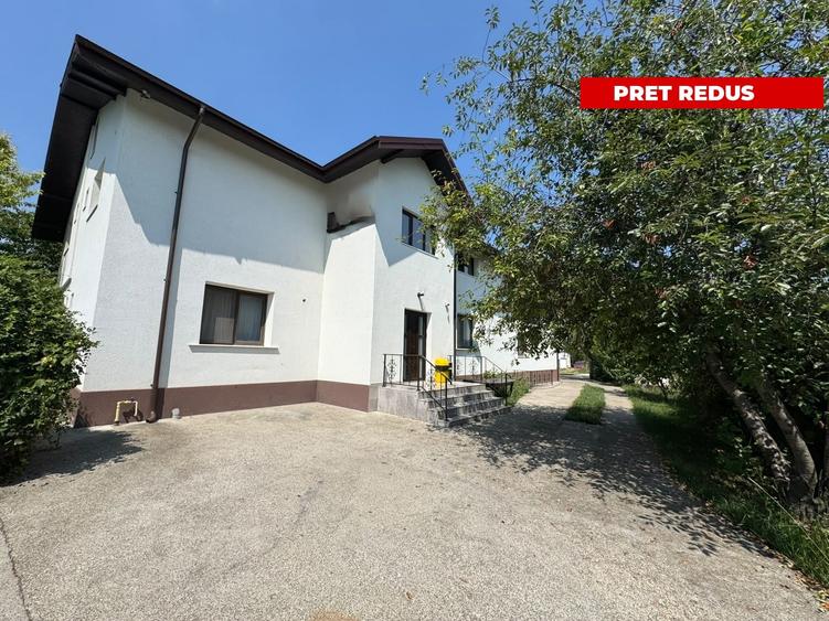 Casă individuală cu 16 camere cu Piscina în Copou