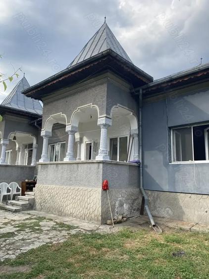 Casă cu 3 camere în Brănești