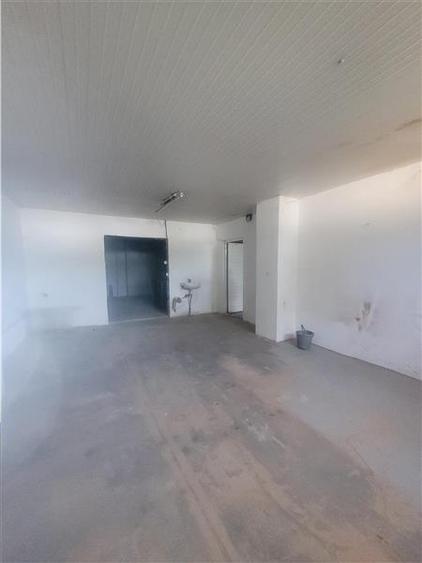 Spațiu comercial, de 300 mp, în Agigea