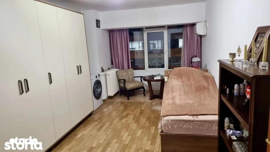 Apartament cu 3 camere în Centrul Civic