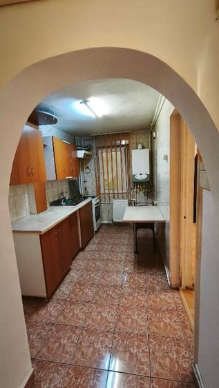 Apartament cu 2 camere semidecomandat, mobilat în Pantelimon