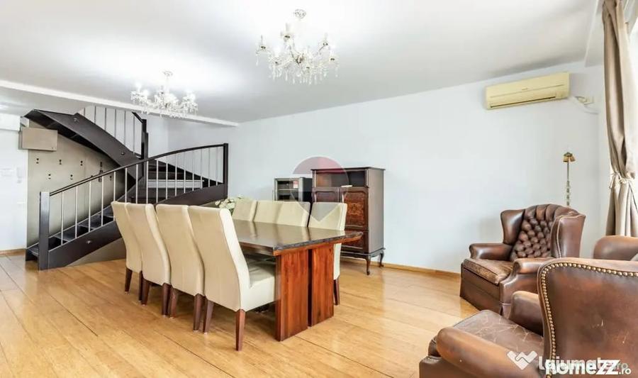 Apartament cu 4 camere decomandat în Unirii