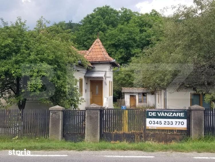 Casă cu 6 camere cu Teren 1056 Mp în Malu cu Flori