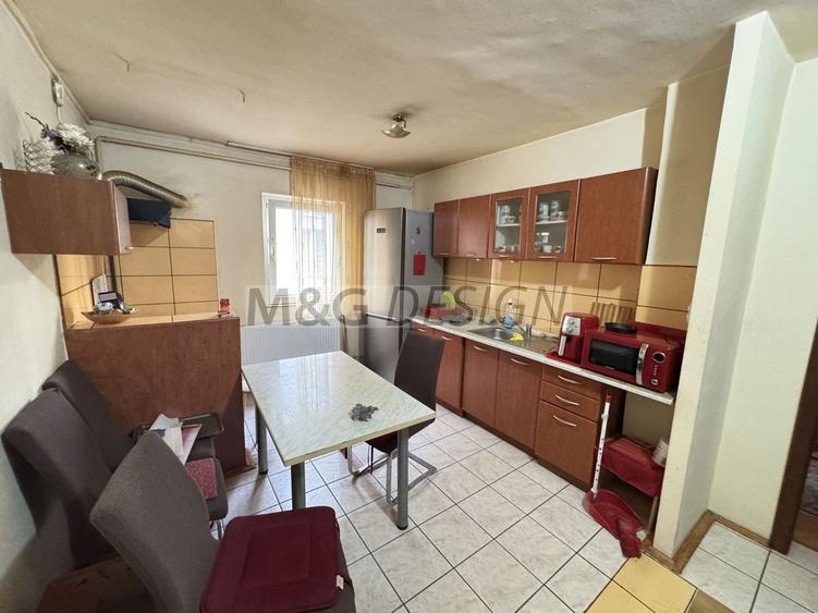 Apartament cu 3 camere decomandat în Lugojului
