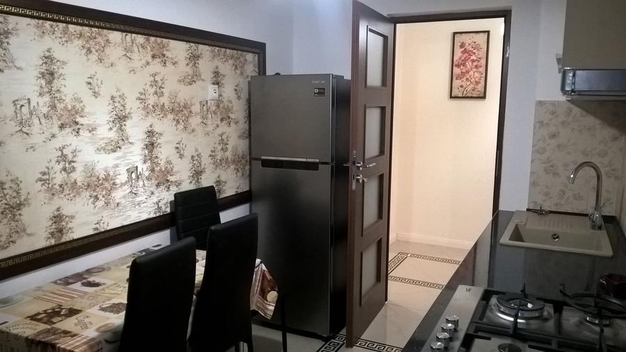 Apartament cu 3 camere decomandat în Libertății