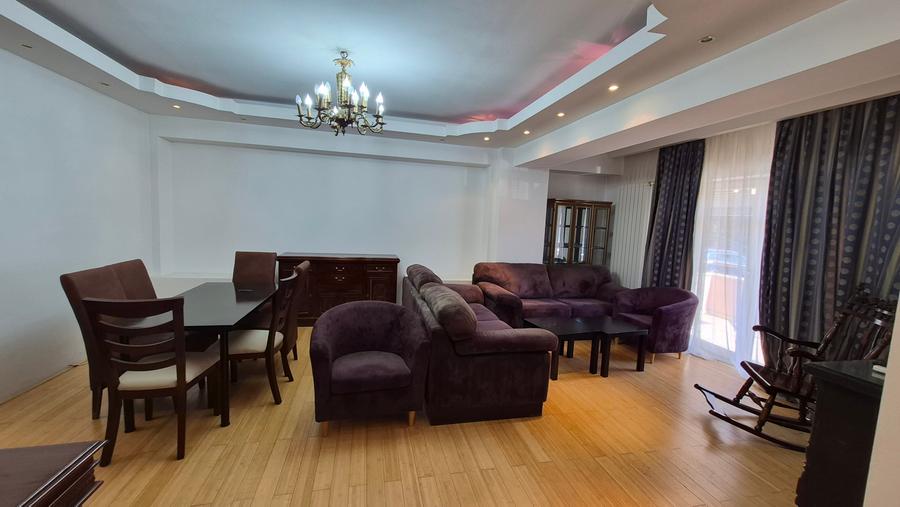 Apartament cu 3 camere decomandat în Unirii