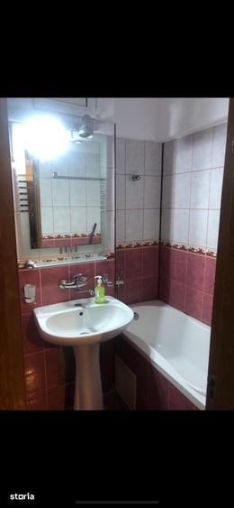 Apartament cu 2 camere decomandat în Calea București
