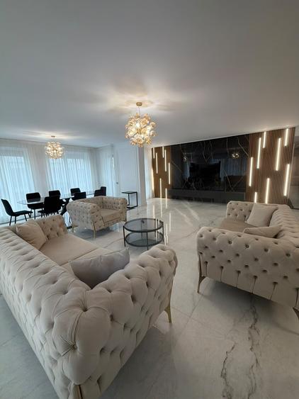 Apartament cu 5 camere decomandat în Pipera