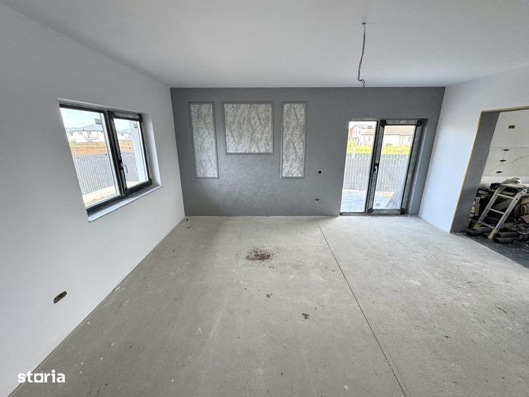 Casă cu 4 camere în Valea Ursului