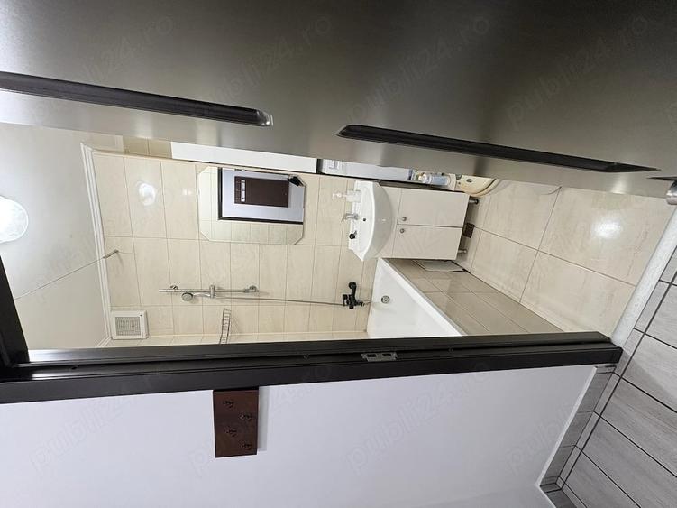 Apartament cu 2 camere semidecomandat în Dâmbu Pietros