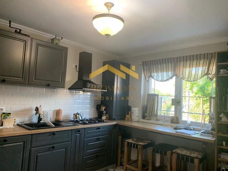 Casă individuală cu 4 camere cu Canalizare în Utvin