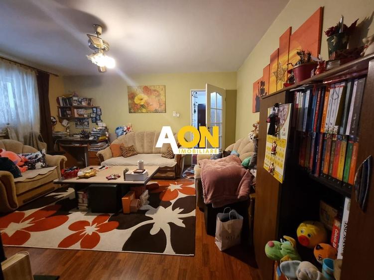 Apartament cu 2 camere semidecomandat, mobilat în Cetate
