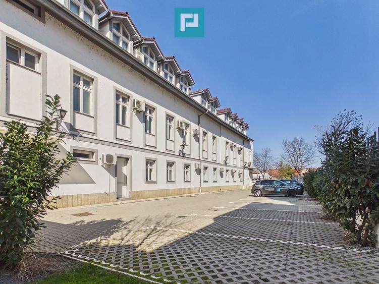 Birou, de 185.5 mp, în Central