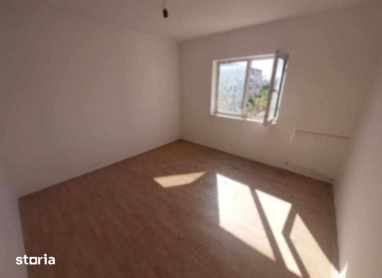 Apartament cu 2 camere decomandat în Micro 12