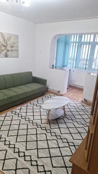 Apartament cu 3 camere semidecomandat în Orizont