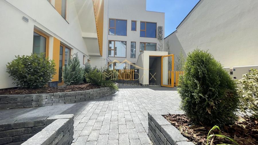 Apartament cu 3 camere decomandat în Domenii
