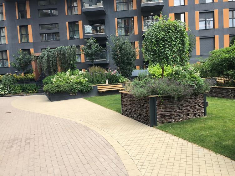 Apartament cu 2 camere semidecomandat în P-ta Presei Libere