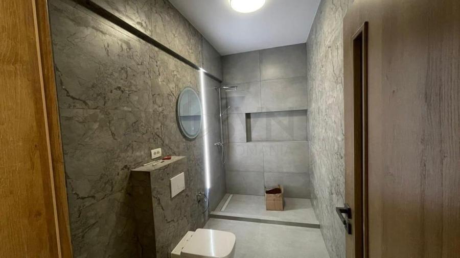 Apartament cu 4 camere decomandat în Sisești