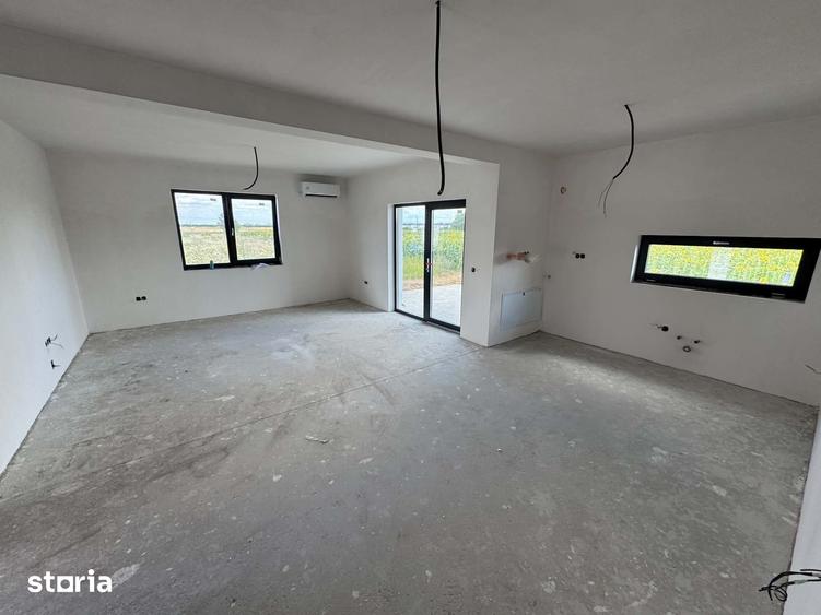 Casă cu 3 camere cu Teren 370 Mp în Odoreu