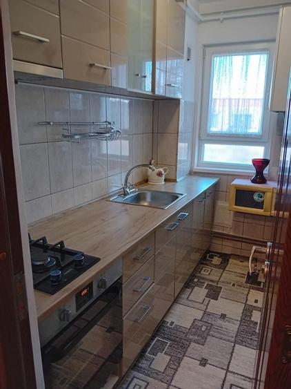 Apartament cu 2 camere semidecomandat în Florilor
