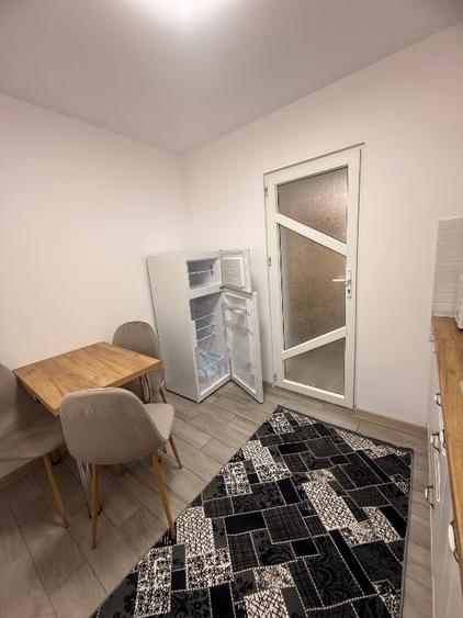 Apartament cu 2 camere semidecomandat, mobilat în Central