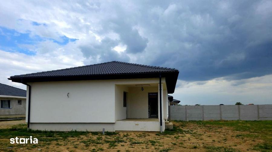 Casă cu 3 camere cu Teren 550 Mp în Lazuri