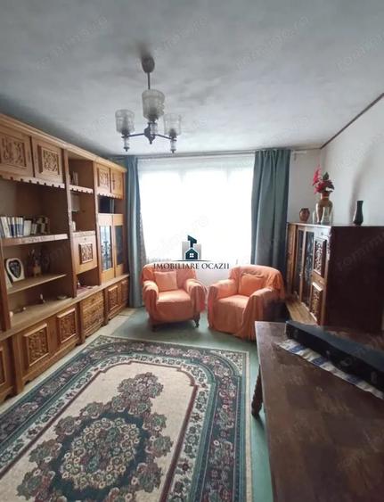 Apartament cu 3 camere decomandat în Giurgiului