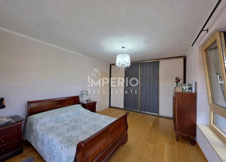 Casă individuală cu 5 camere cu Canalizare în Făget