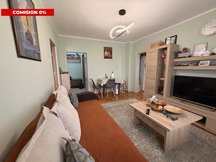 Apartament cu 3 camere semidecomandat, mobilat în Gheorghe Lazăr