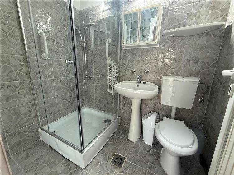 Casă individuală cu 6 camere cu Teren 272 Mp în Bistrița Lac