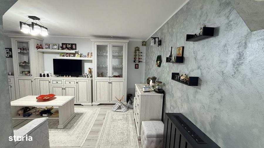 Apartament cu 4 camere decomandat în Central