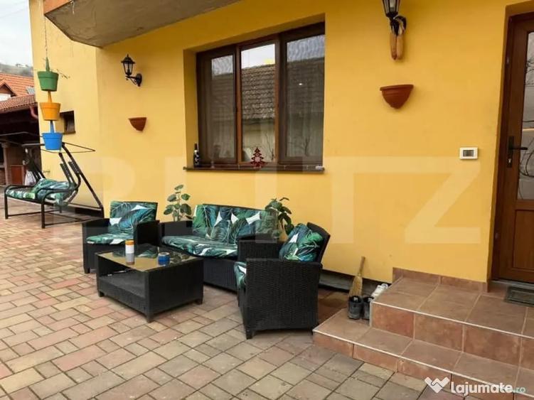 Casă cu 5 camere cu Teren 566 Mp în Feldioara