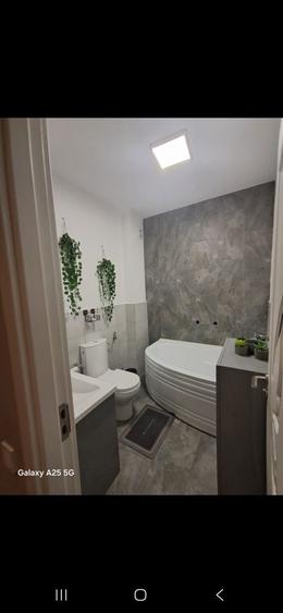 Apartament cu 3 camere în Florești