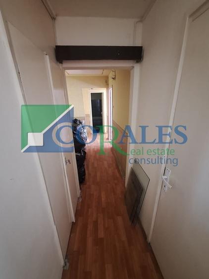 Apartament cu 3 camere decomandat în Lipovei