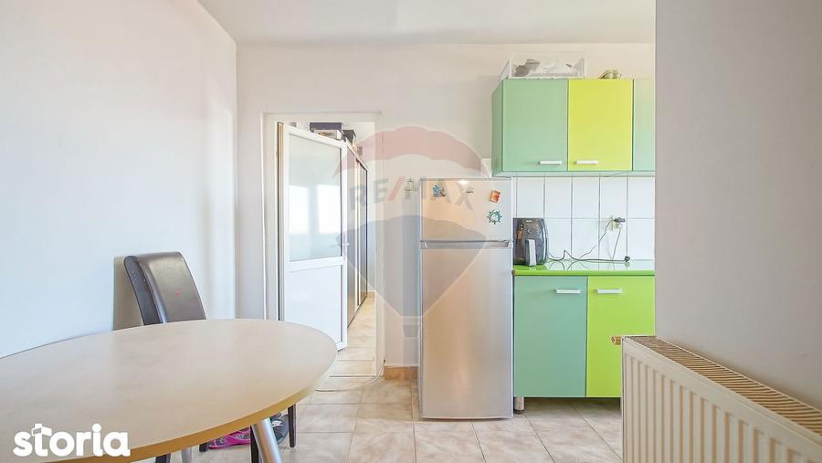 Apartament cu 3 camere decomandat, mobilat în Bartolomeu — fotografia 3