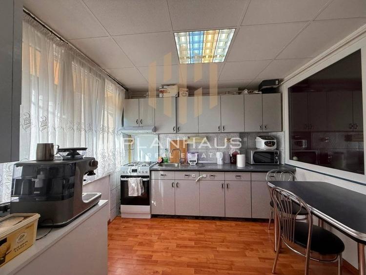 Apartament cu 3 camere decomandat în Traian