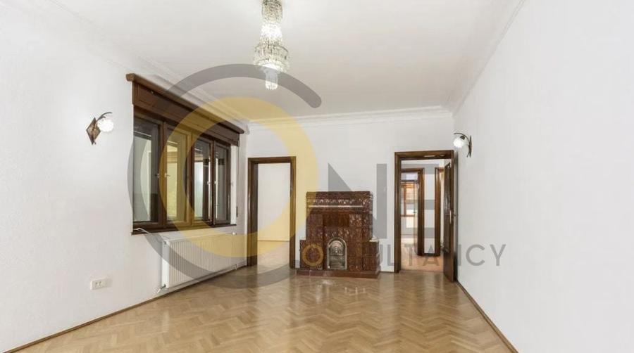 Apartament cu 5 camere decomandat, mobilat în Aviatorilor