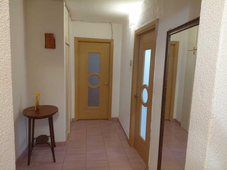 Inchiriez apartament 2 camere-Craiova-cartier 1 Mai , tel.0740828150 - 9