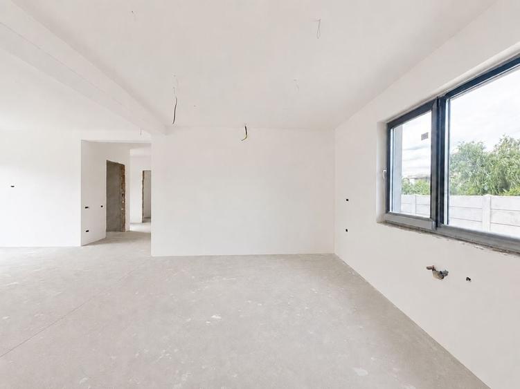 Casă cu 4 camere în Domnești