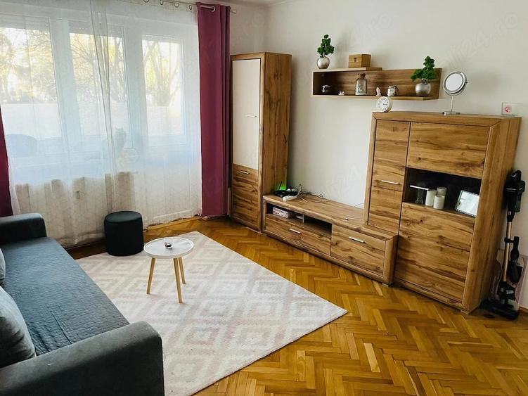 Apartament cu 2 camere decomandat în Take Ionescu