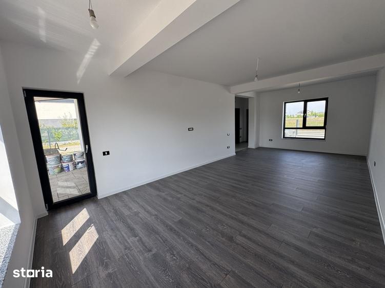 Casă cu 4 camere cu Teren 500 Mp în Tărtășești
