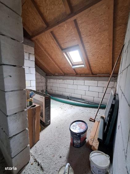 Casă cu 4 camere în Rădești