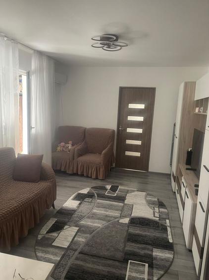 Apartament cu 3 camere semidecomandat în Central