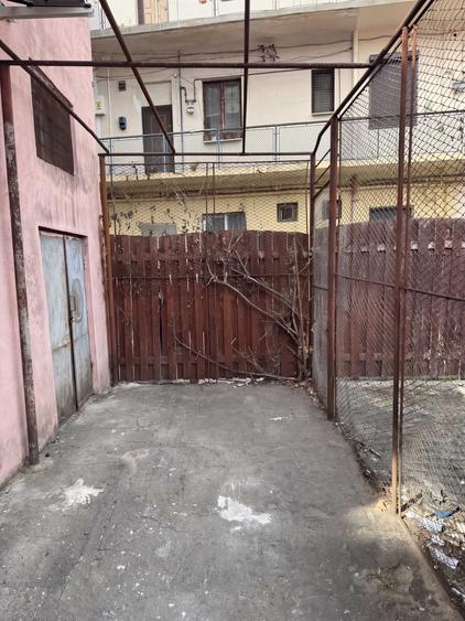 Spațiu comercial, de 241 mp, în Horea