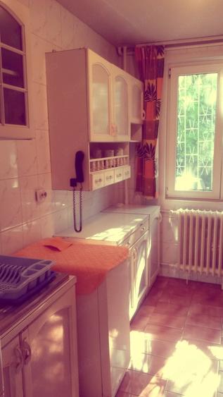 Apartament cu 3 camere semidecomandat în Valea Ialomiței