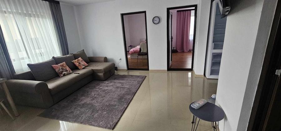 Casă cu 4 camere în Beba Veche
