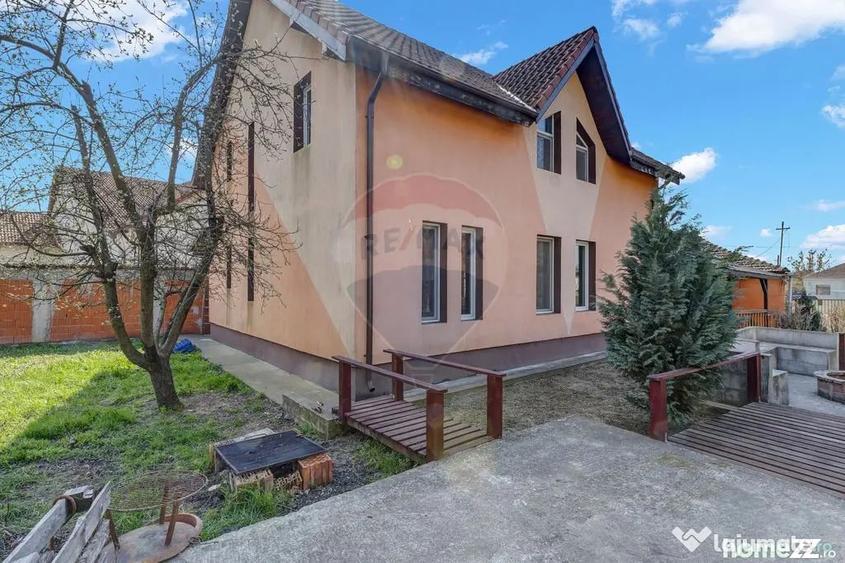 Casă cu 7 camere cu Teren 777 Mp în Ultracentral