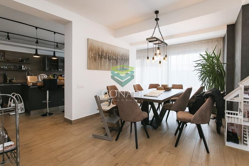 Duplex cu 7 camere cu Piscina în Iancu Nicolae